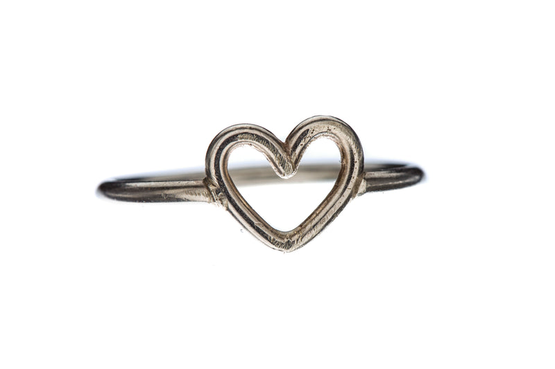 Kenda Kist Heart Ring