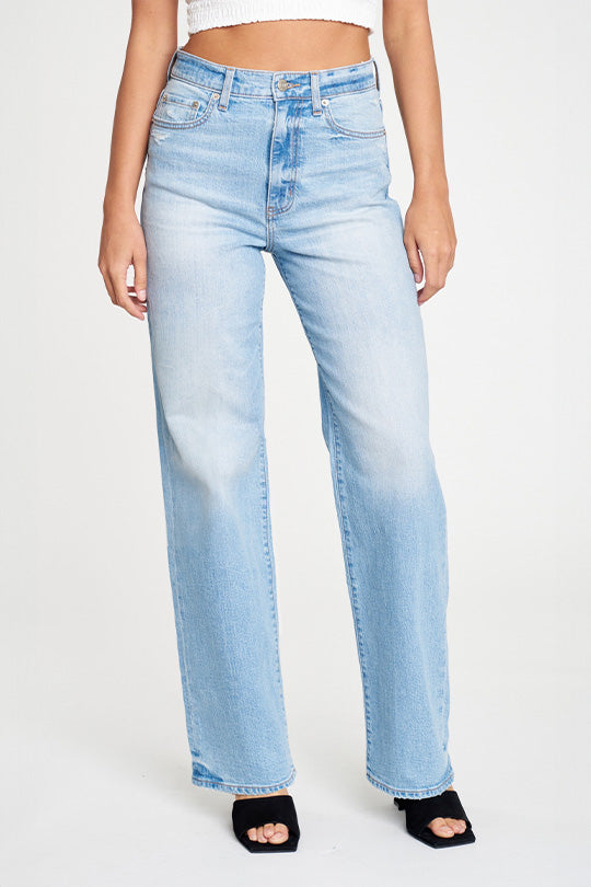 Daze Denim The Off Duty Jean High Rise 90's Fit in Dew Drop